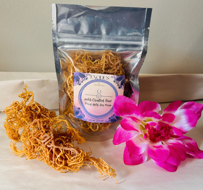 Gold sea moss with flower